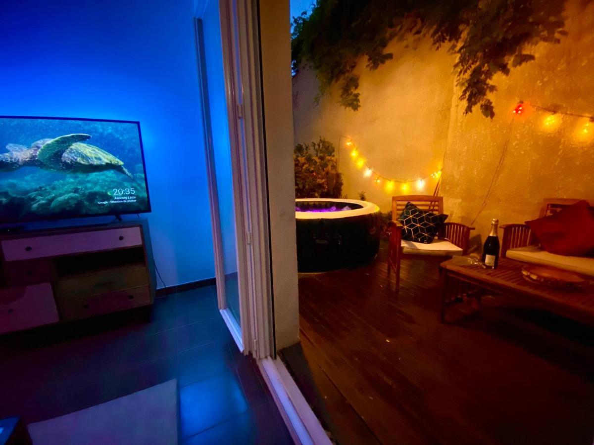 Magnifique Villa Avec Jacuzzi Au Pied Du Stade Σαιν-Ντενί Εξωτερικό φωτογραφία